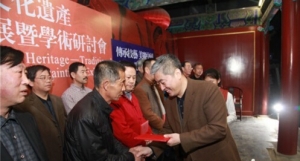 傳統(tǒng)年畫老字號(hào)齊聚恭王府 力?！胺沁z”文化根脈