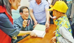著名文化學(xué)者王立群：詩詞熱恰逢其時