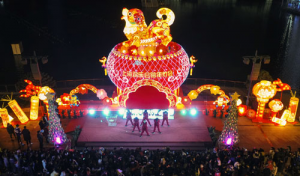 上海燈會(huì)：打造“百相中國(guó)年” 歡樂(lè)谷年味濃濃