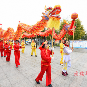 埇橋區(qū)舉辦民間社火踩街、非遺展示、民間藝術(shù)展演