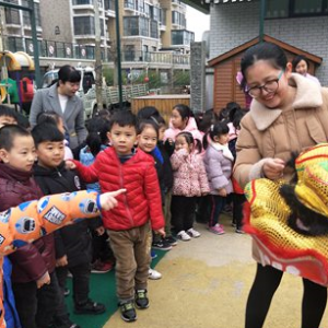 民俗文化走進(jìn)滎陽(yáng)三幼 美術(shù)特色啟迪幼兒智慧