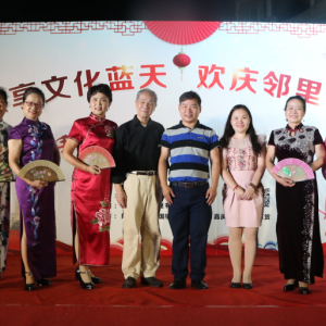 迎國慶，旗袍秀唯美出場