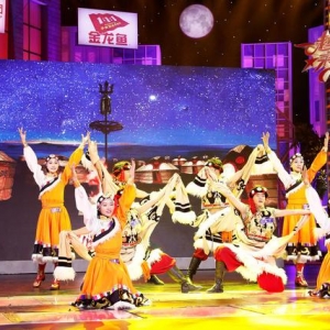 金星大贊民族舞蹈 王廣成沈南上演“對(duì)口相聲”