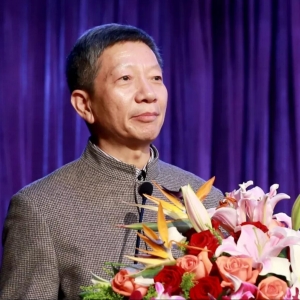 上海市文聯(lián)黨組書記、專職副主席尤存代表市文聯(lián)黨組向上海市書法家協(xié)會第七次會員代表大會的召開表示熱烈的祝賀