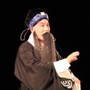 中國(guó)古典傳奇“趙氏孤兒案” 新編小劇場(chǎng)昆劇《易?子》在上海長(zhǎng)江劇場(chǎng)拉開帷幕