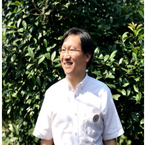 萍鄉(xiāng)市辭賦學(xué)會會長助理兼執(zhí)行秘書長馮慶懷楹聯(lián)輯