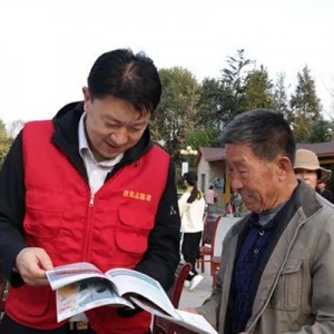 “勞動者之歌·共同的家園”文藝演出走進(jìn)青島國際創(chuàng)新園、走進(jìn)枯桃社區(qū)