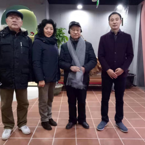 劉松林會(huì)長(zhǎng)一行考察團(tuán)體會(huì)員錚沈?qū)崢I(yè)集團(tuán)旗下的花卉市場(chǎng)