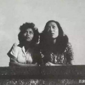 張愛玲去世，電影節(jié)展示她的電影，記者：可以約這位女士專訪么