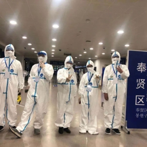 防疫“賢”鋒|守一道關，護一城人！戰(zhàn)疫中最美的母親