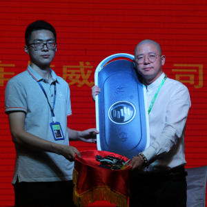綠嘀新能源汽車(chē)交付慶典暨誓師大會(huì)順利舉行