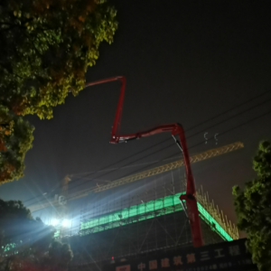 重拳出擊還“靜”于民，工地夜間施工擾民，松江區(qū)城管經(jīng)開(kāi)區(qū)中隊(duì)開(kāi)出萬(wàn)元罰單