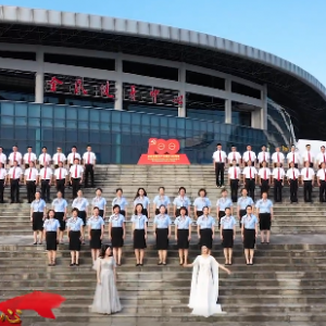 “唱支山歌給黨聽”主題快閃震撼登場， 千人放歌紅色太湖