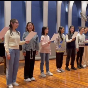 原創(chuàng)歌曲《花季 雨季》 時(shí)尚、律動、充滿朝氣