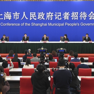 把握時度效 “穩(wěn)”要持續(xù)發(fā)力 “進”要務(wù)求實效 市政府舉行記者招待會