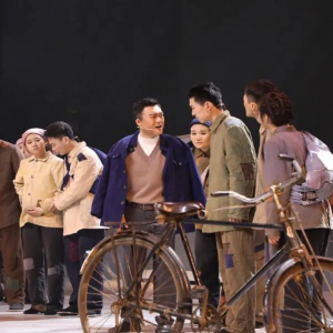 半月談丨9年9部劇，打造“舞臺思政課”