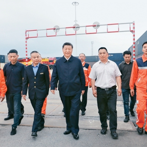 組織動員億萬職工積極投身強國建設、民族復興的偉大事業(yè)